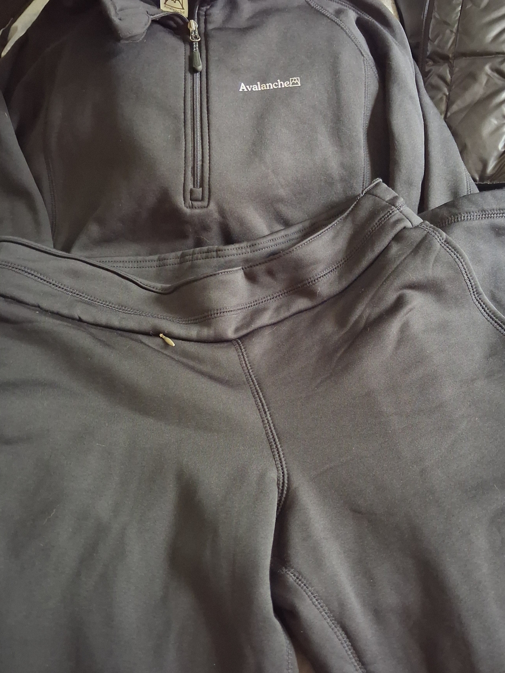 Avalanche Womens Fleece lined quarter zip and matching pants, black Size Large